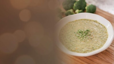 Ultimate Vegan Broccoli Cheeze Soup