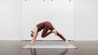 Yoga ausgerichtet auf das Kraftzentrum