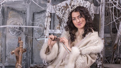 Elena Tonetti Vladimirova on Anastasia