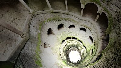 L'autre monde : lieux d'initiation et de résurrection des vivants