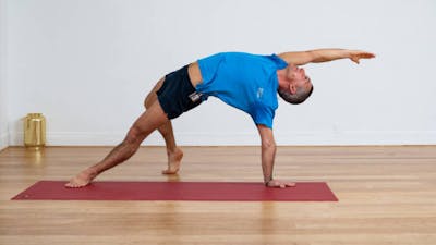 Un yoga Vinyasa rythmé pour s'étirer 