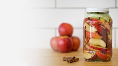 Fermented Apples with Cinnamon & Cloves