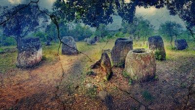 Sulawesi: Tinajas gigantes y misteriosos megalitos