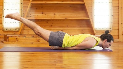 Columna flexible, pecho abierto