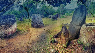 Sulawesi: Gigantische Gefäße & geheimnisvolle Megalithen