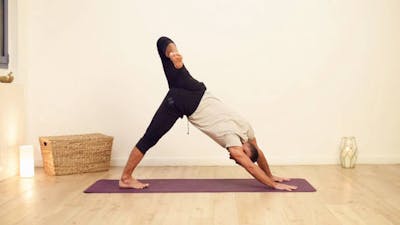 Vinyasa flow dans un mouvement organique