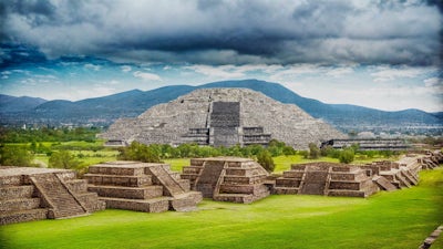 Pirámides: Monumentos para los Dioses