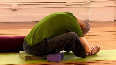 Breve Práctica de Yoga para la Columna