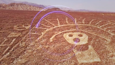 Nuevos dibujos en el desierto peruano