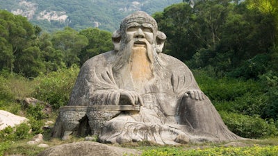 China: Maestros ascendidos y megalito Inacabado