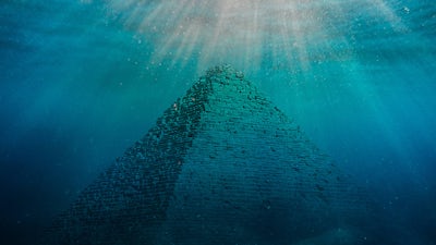 Pirámides en las profundidades