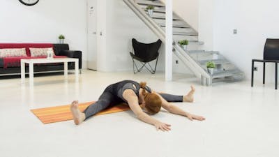 3 posturas de yoga para activar la energía sexual
