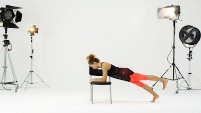 ¿Tienes una silla? ¡Haz pilates!